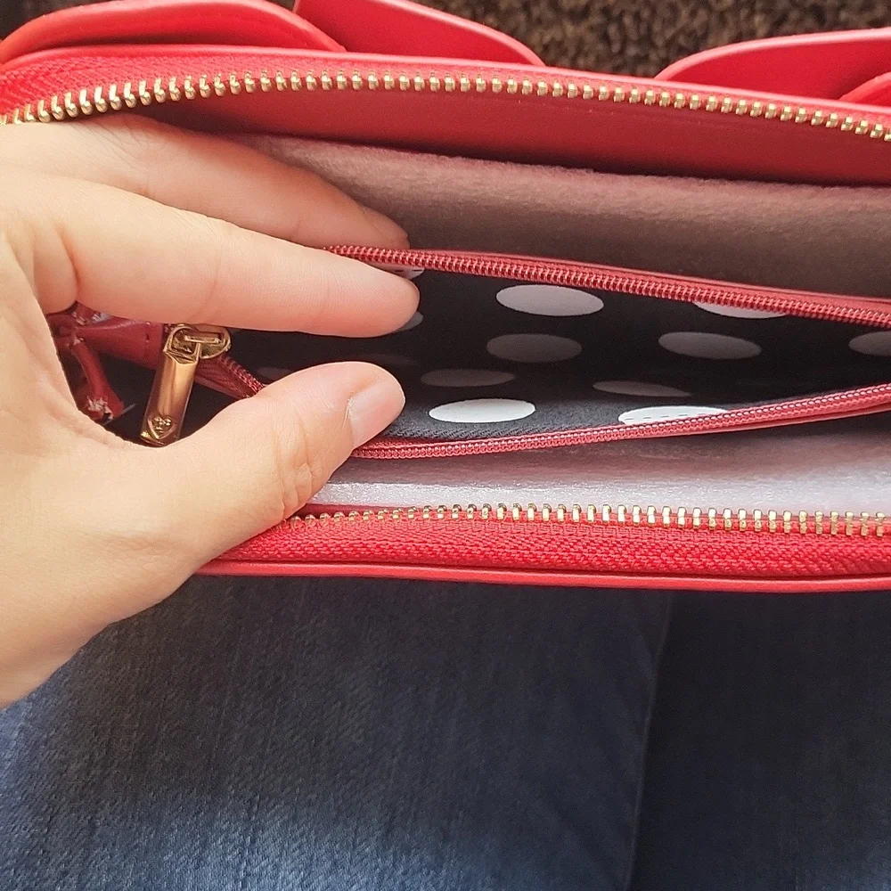 Red Minnie Mouse Wallet - Picture 4 of 5